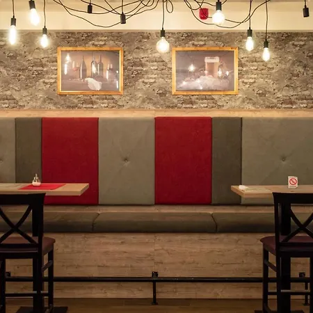 P20 Milmari, Deluxe Studio,