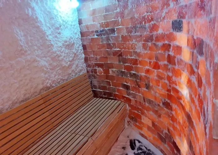 P20 Milmari, Deluxe Studio, *